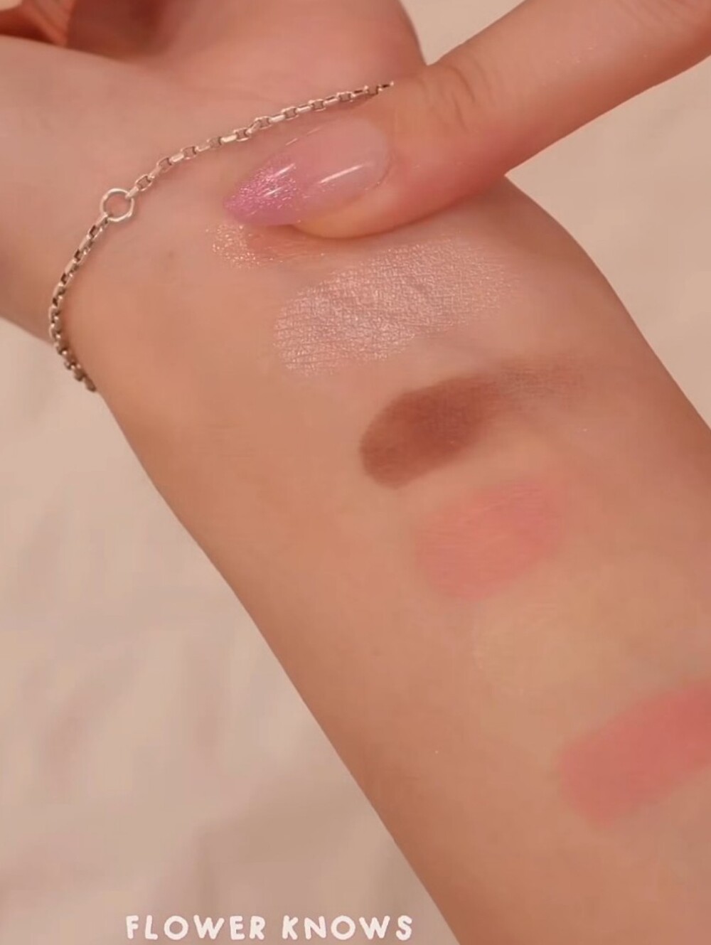 Flower Knows Midsummer Fairytales Collection Embossed Five-Color Makeup Palette - Picture 7 of 9